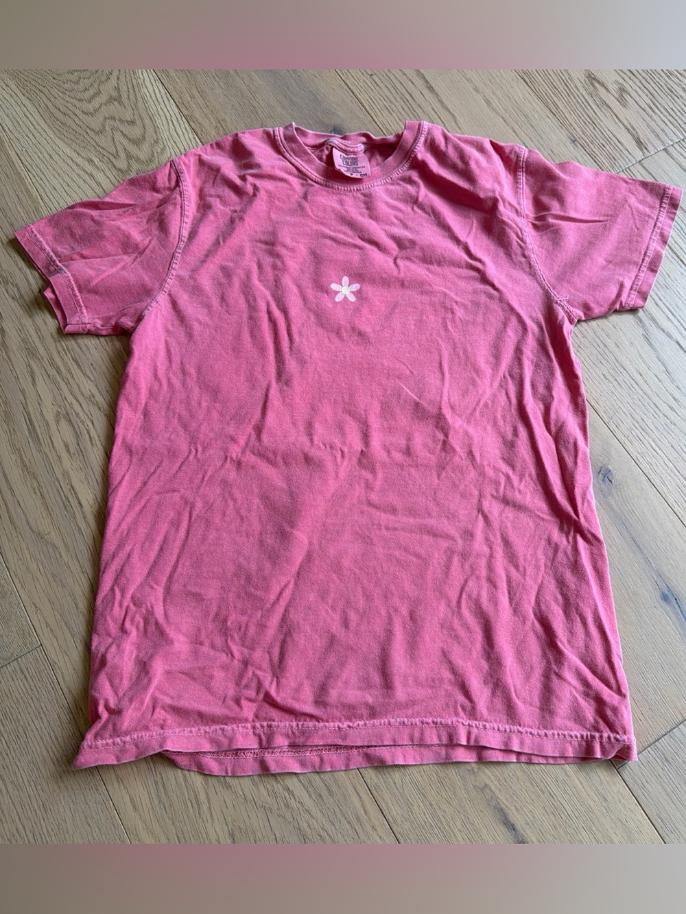 Christian Coral Pink Crewneck T‑Shirt with Small Flower Graphic